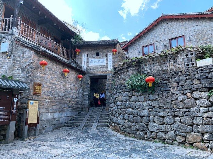 东体：申花主帅斯卢茨基自掏3000美元，给三名冬训标兵发放奖励